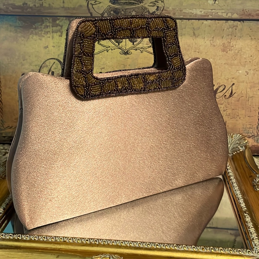 Adorable Beaded Bijoux Terner Bag